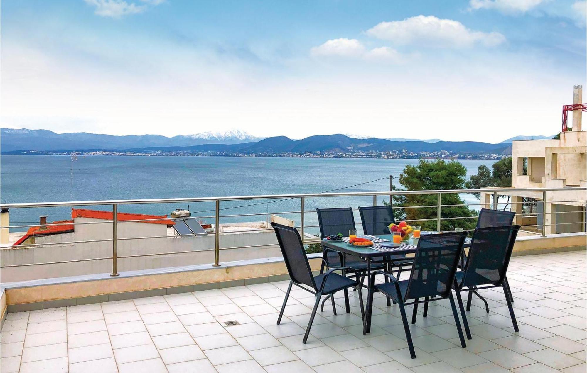 Amazing Home In Chalkida With Wifi מראה חיצוני תמונה